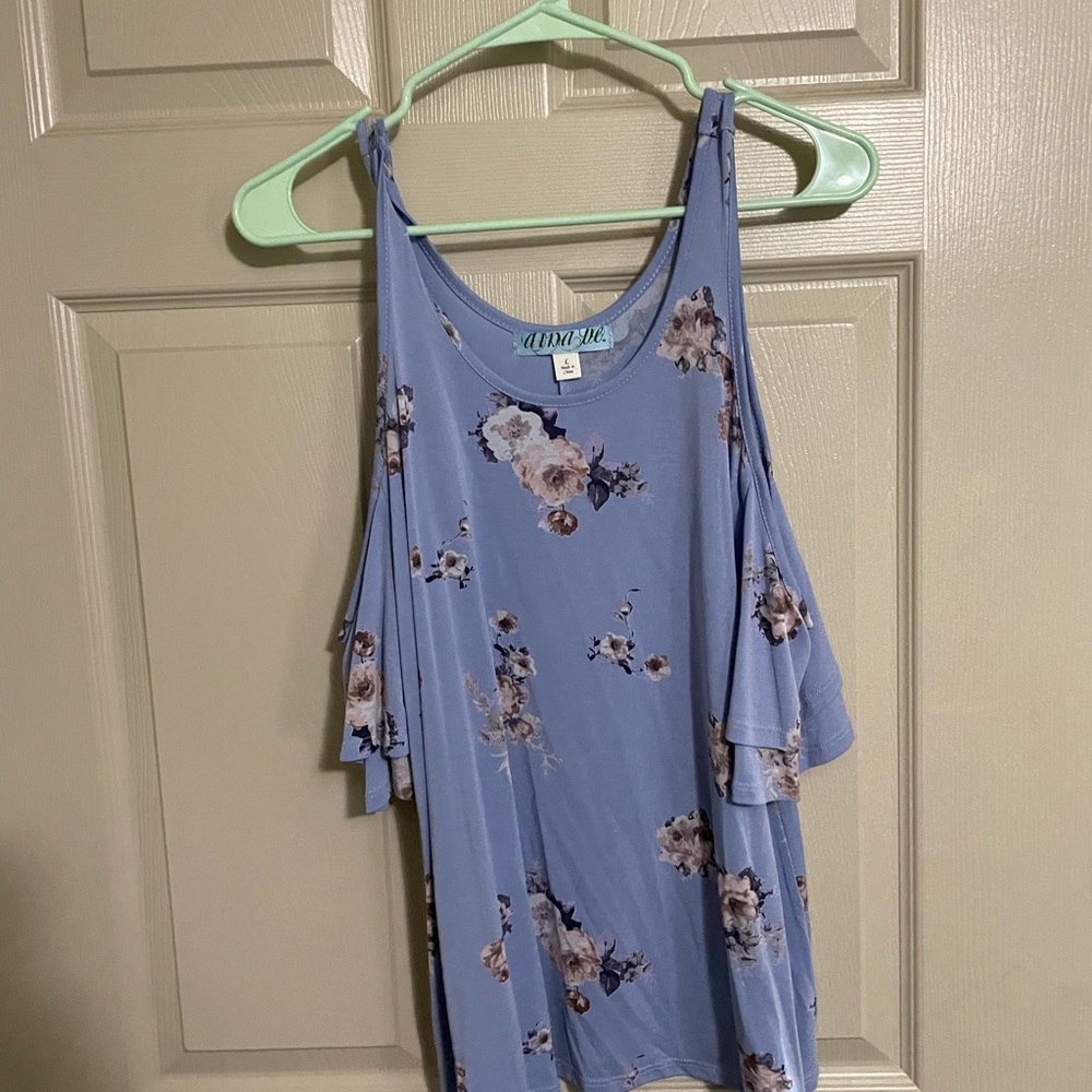 Peekaboo Shoulder Blouse